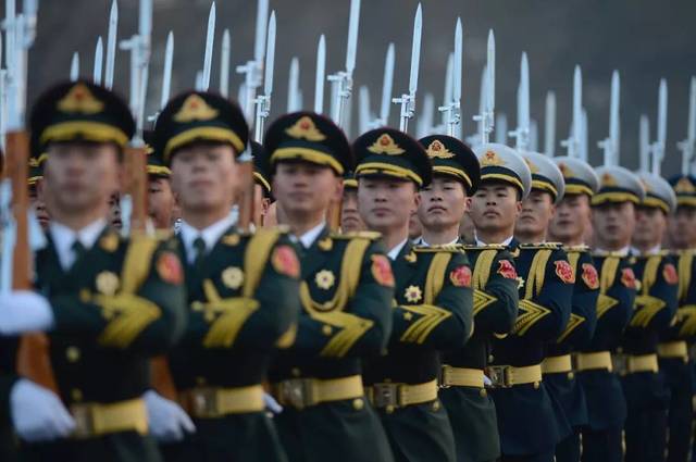 致敬，最可愛的人